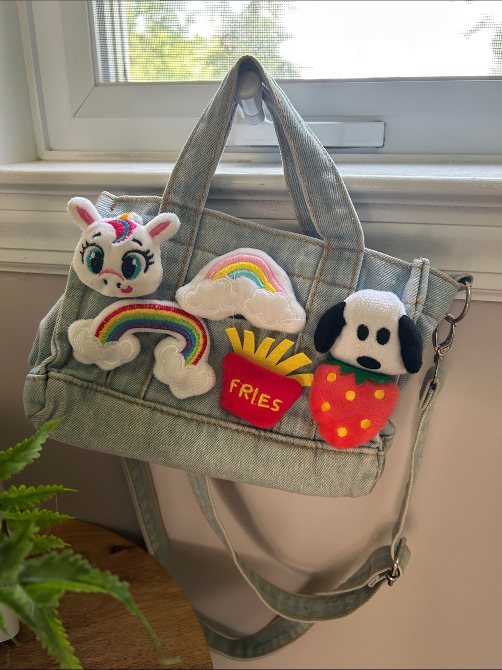 Lola + the boys pocketbook